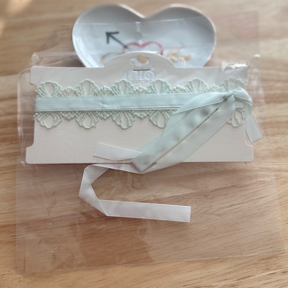 STATEMENT  NECKLACE/TRENDING NECKLACE - Picture 2 of 4